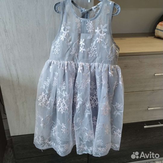 Платье нарядное на девочку