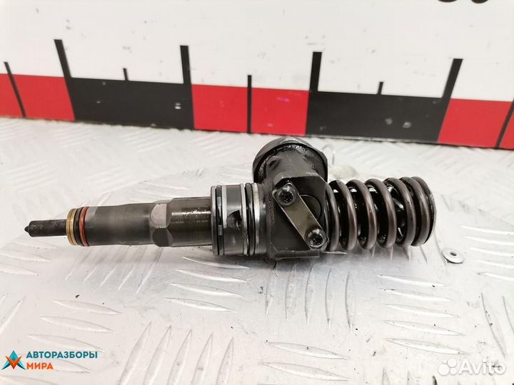 Форсунка Volkswagen Golf 5 2008 038130073AG