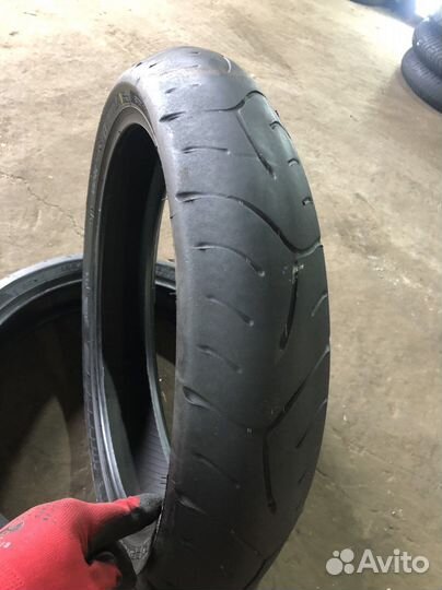 Мотошига 120 70 R17 Bridgestone Battlax T30