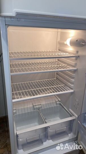 Холодильник indesit