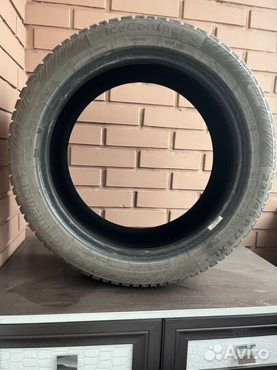 Continental IceContact 2 235/45 R17