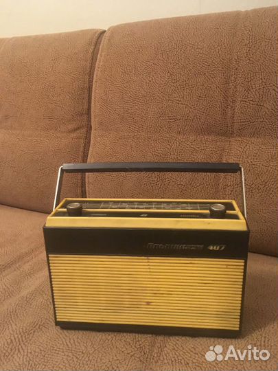 Радиоприёмник СССР «Альпинист-407» рабочий