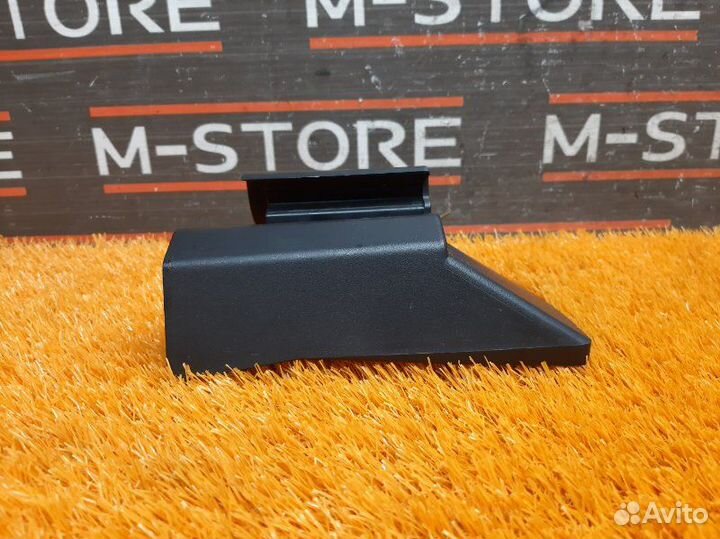 Накладка салазки сиденья передняя правая