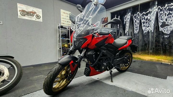 Bajaj Dominar