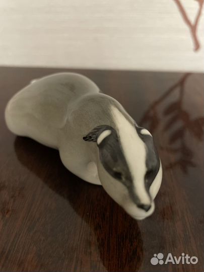 Статуэтка «Крадущийся барсук»