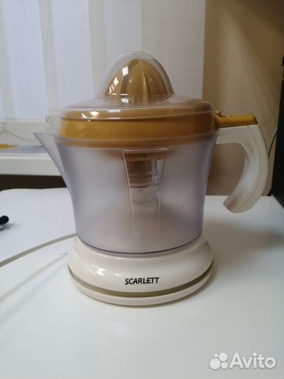 Соковыжималка Scarlett SC-1011