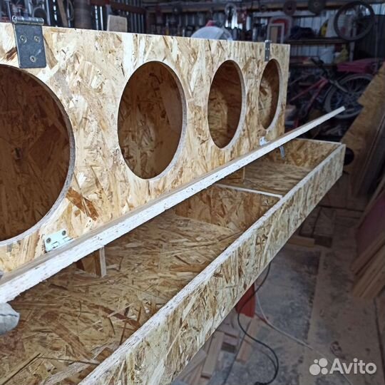 Гнездо для кур с яйцесборником