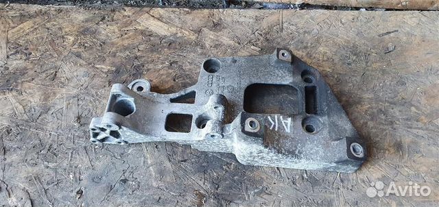 Кронштейн генератора Skoda Octavia A5