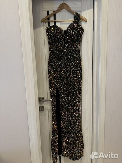 Вечернее платье