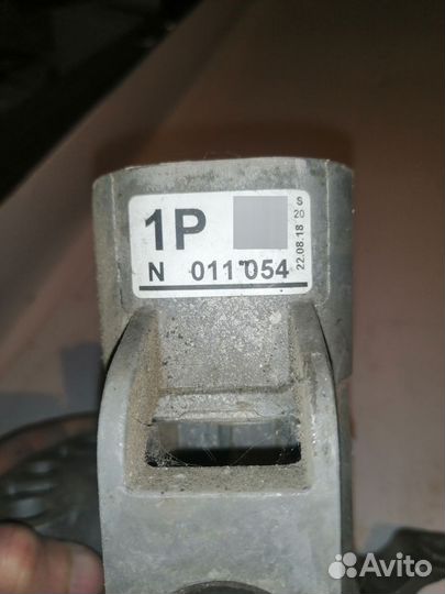 Подушка двигателя на Шевроле Круз