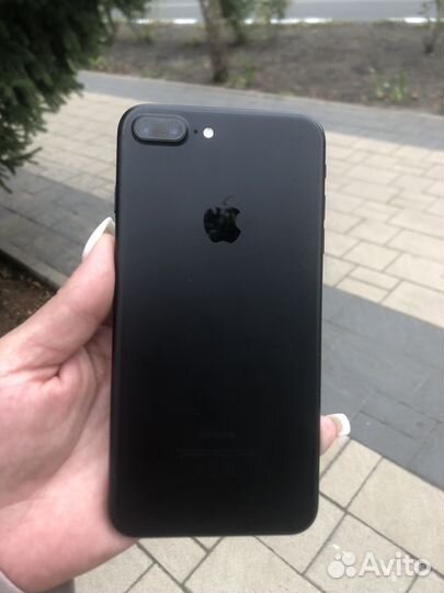 Телефон iPhone 7 plus