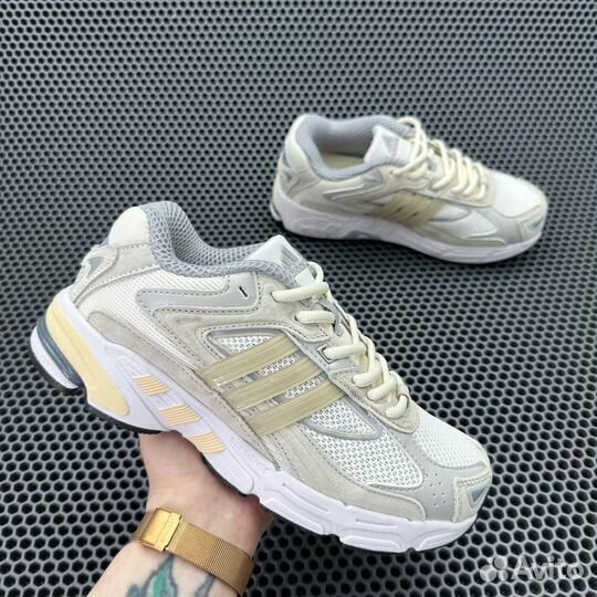 Кроссовки Adidas Response CL Crystal White