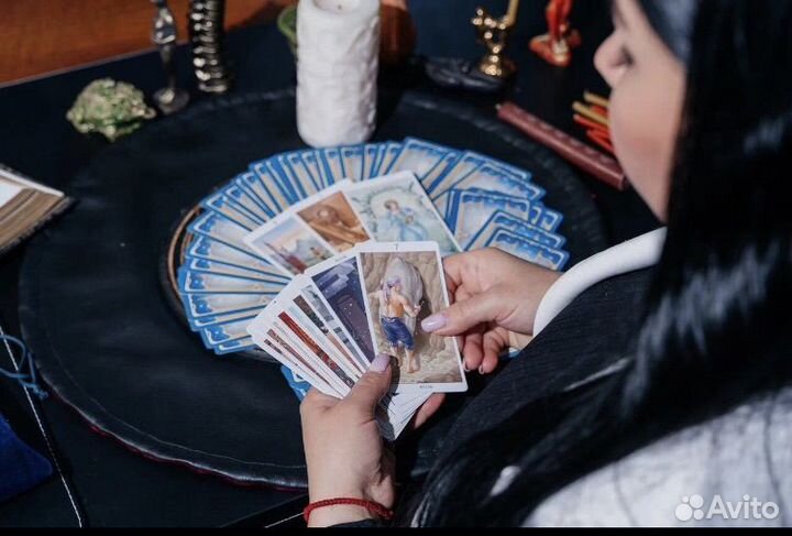 Гадание на картах Таро помощь в отношениях