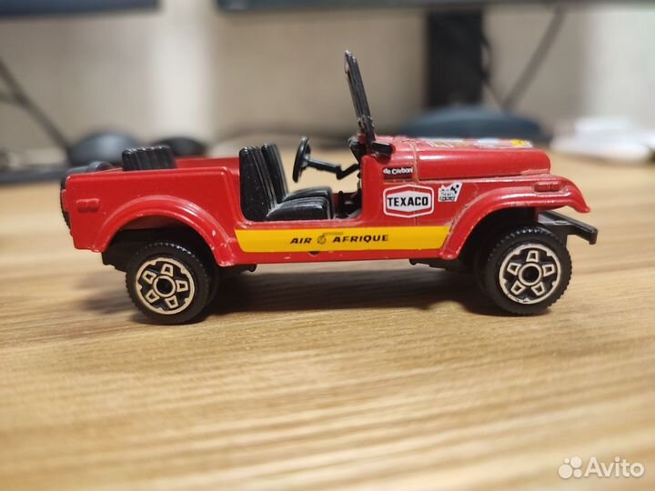 Модель Burago Jeep CJ7