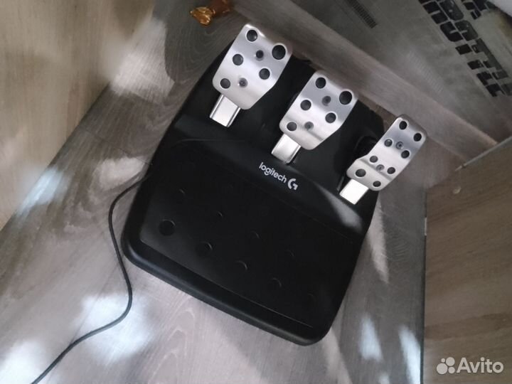 Игровой руль logitech