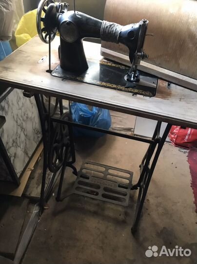 Машина швейная СССР ножная