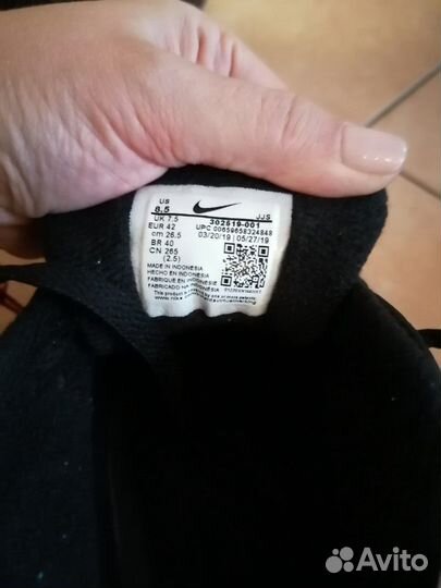 Кроссовки р. 41-42 новые оригинал nike