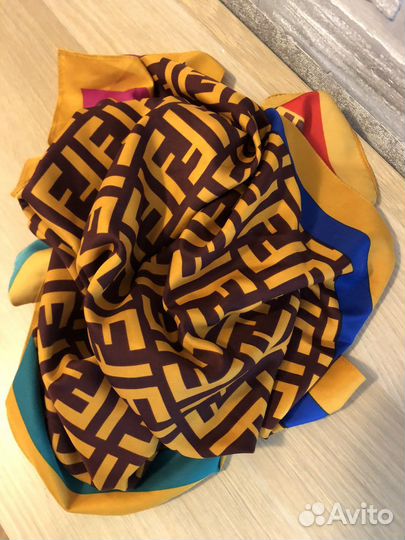 Платок шелковый Fendi