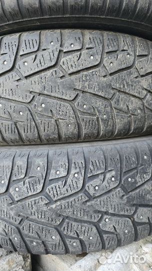 Yokohama IceGuard Stud IG65 215/60 R16