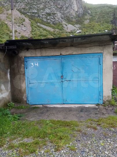 Гараж, > 30 м²