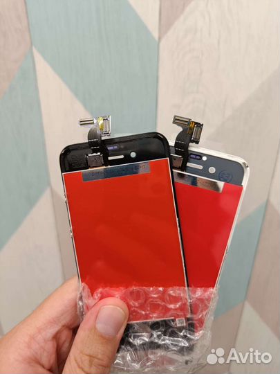 Дтсплей на iPhone 5 и iPhone 4s + чехлы
