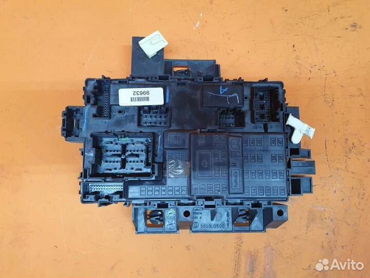 Блок предохранителей салонный Ford Explorer U502