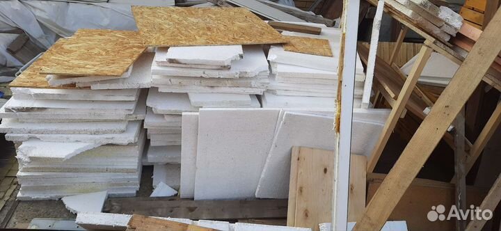 Квадратные трубы жестянки двери пенопласты