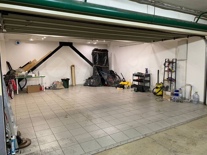 Гараж, > 30 м²