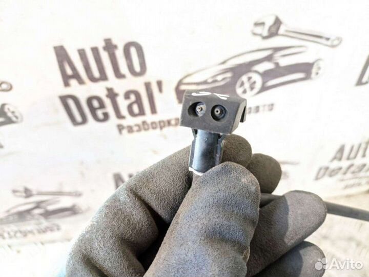 Форсунки омывателя лобового стекла Nissan Almera