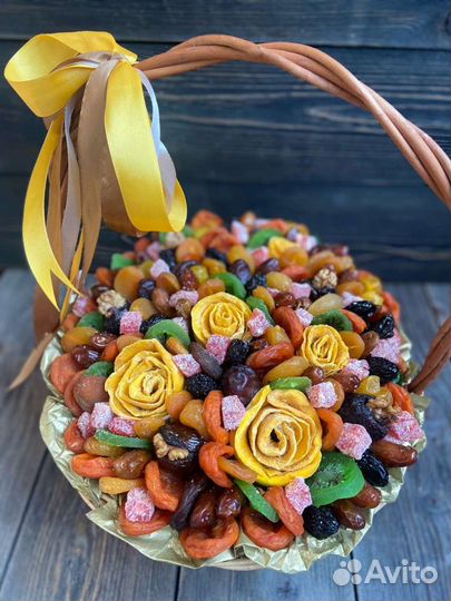 Съедобные букетики из орешков и сухофруктов