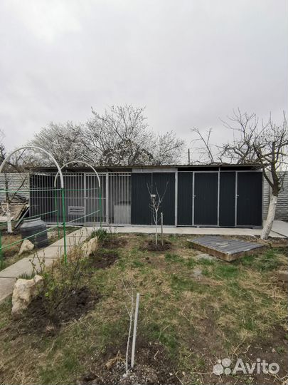 Вольер хозблок душ и санузел бытовка