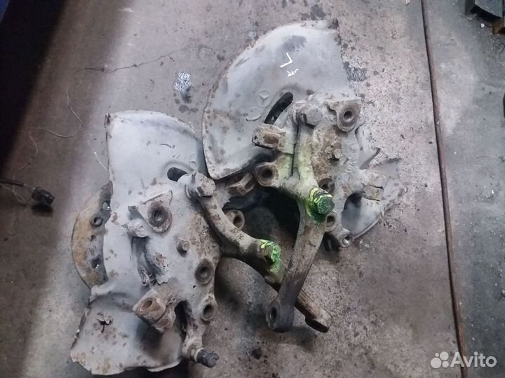 Поворотный кулак ступица передняя mb w124