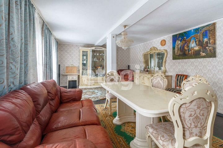 Дом 139,7 м² на участке 5,5 сот.