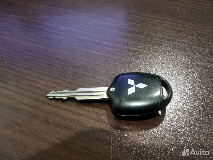 Ключ Mitsubishi Pajero/Pajero Sport/L200