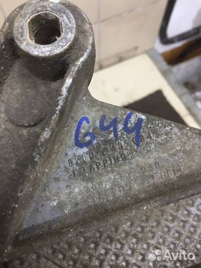 Кронштейн кпп Renault Logan