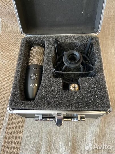 Микрофон AKG P420