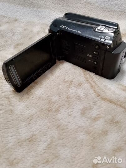 Видеокамера GZ-MG750BE