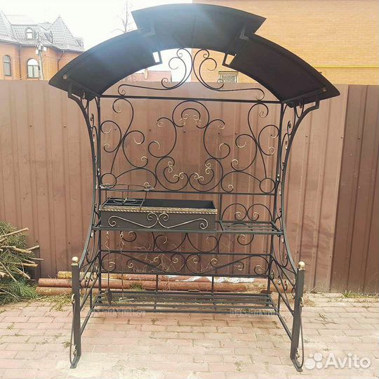 Мангал с крышей