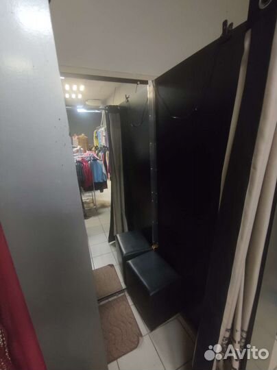 Примерочные и стойка ресепшн