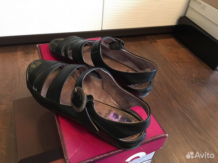 Босоножки кожаные Freemood (Италия), р. 40, чёрные