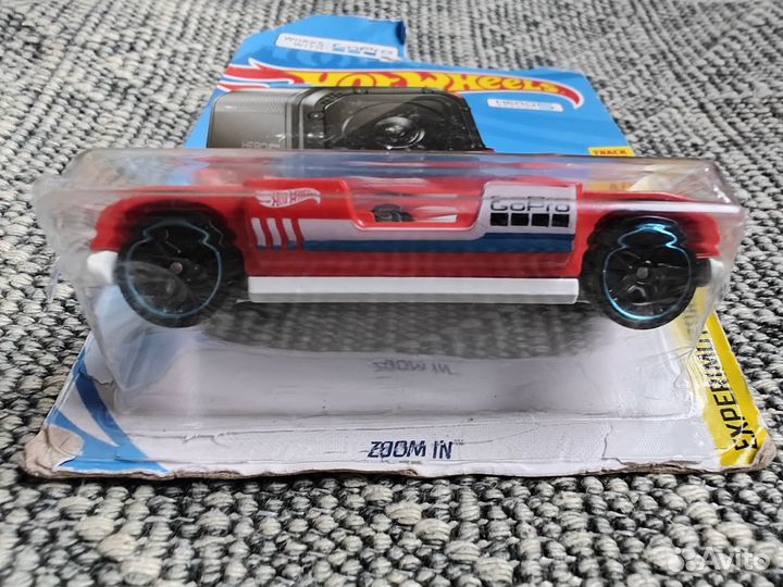 Машинка Hot Wheels Zoom In для камеры GoPro