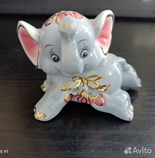 Статуэтка фарфоровая Слоник