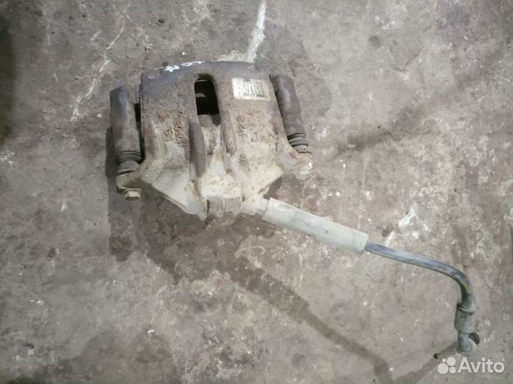 Суппорт передний правый Peugeot 307 Пежо 307