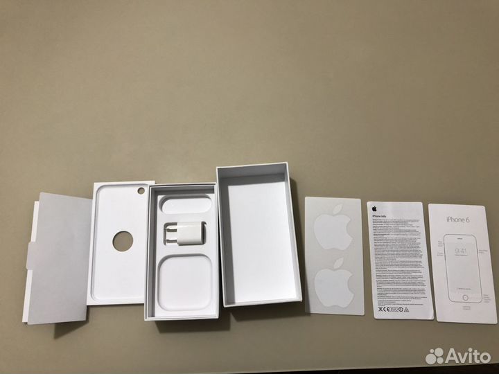 Коробки от айфона