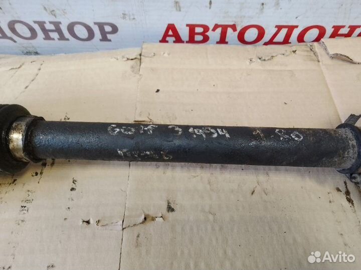 Полуось привод передний правый Volkswagen Golf 3
