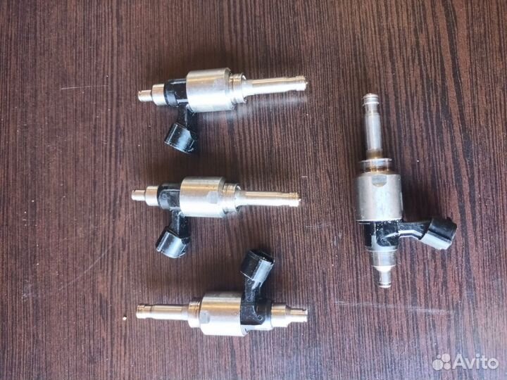 Форсунка топливная Toyota Crown 23250-0p090