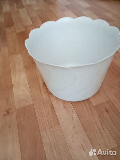 Дача:черенки,ящик,большие горшки,грабли и др