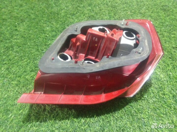 Задняя првая фара