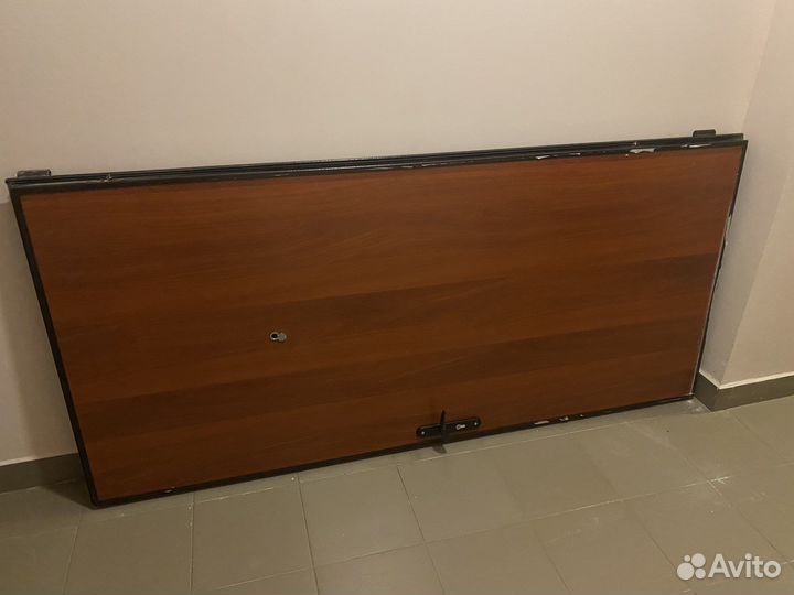 Дверь входная металлическая б/у