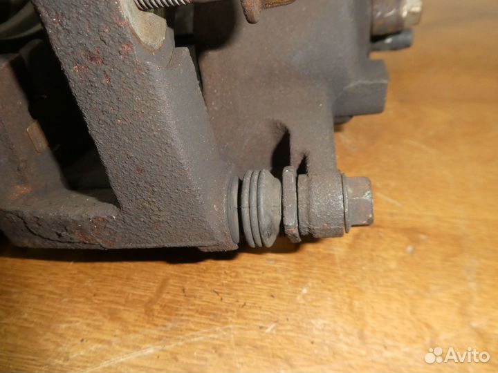 Суппорт передний левый правый на Mazda cx-5 4wd